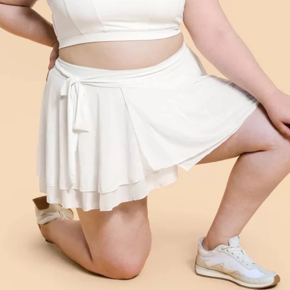 Blogilates cream dance studio wrap skort NWT 2x